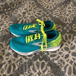 basically new brooks ricochet